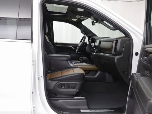 Certified 2024 Chevrolet Silverado 1500 High Country w/ High Country Premium Package image 20