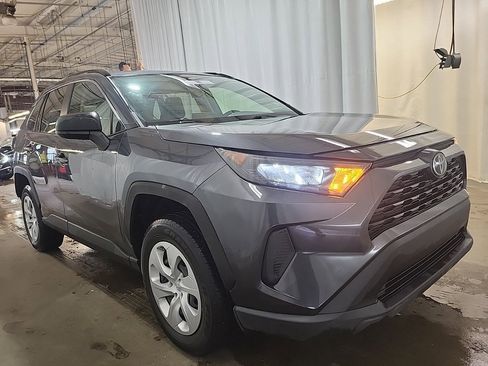 Used 2021 Toyota RAV4 LE image 5