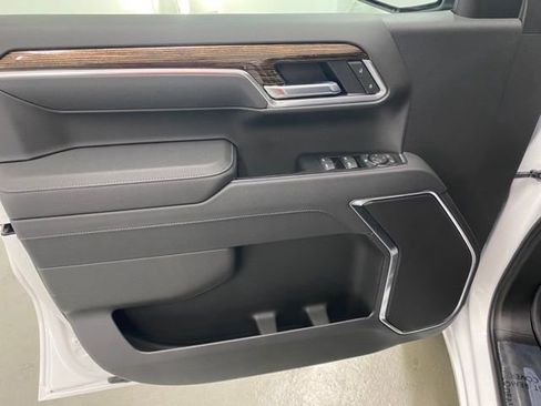 New 2025 GMC Sierra 1500 Elevation image 11