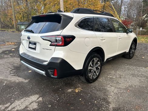 Certified 2022 Subaru Outback Limited image 8