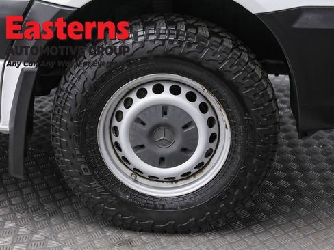 Used 2017 Mercedes-Benz Sprinter 2500 image 28