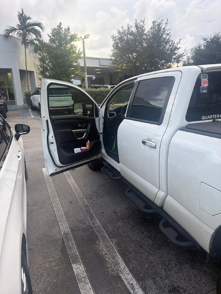 Used 2021 Nissan Titan SV AWD/4WD image 4