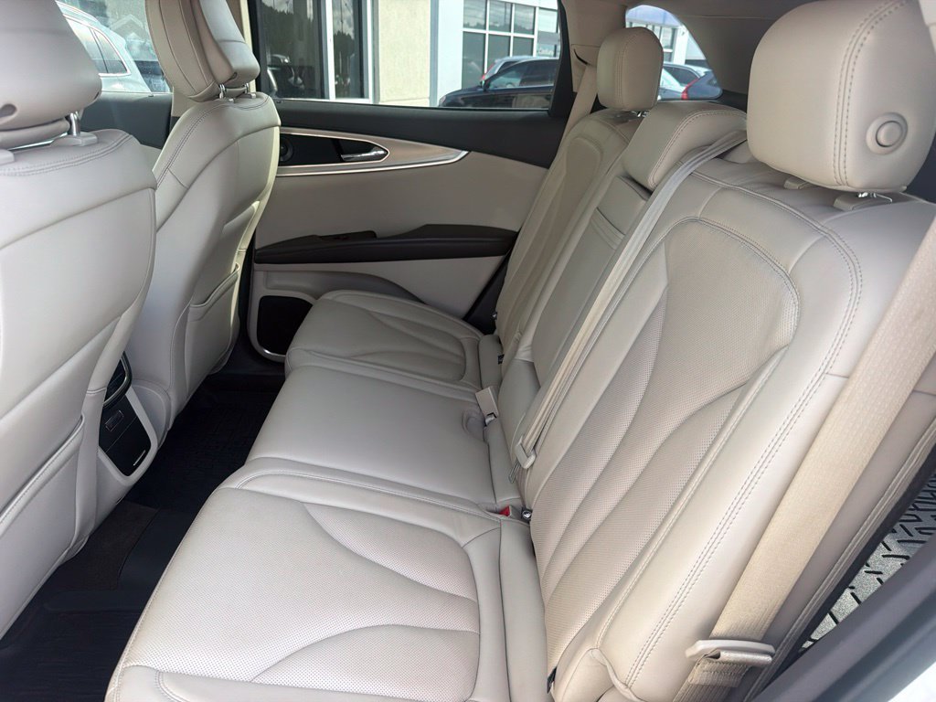 Used 2020 Lincoln Nautilus Reserve w/ Equipment Group 201A AWD/4WD image 3