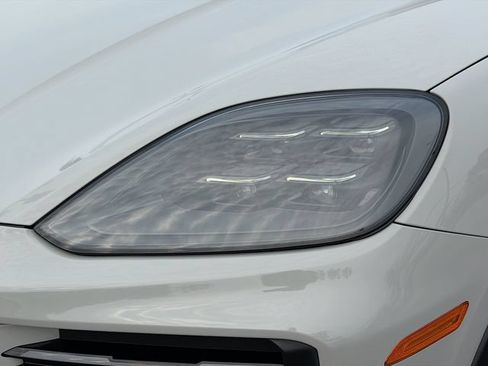 Used 2024 Porsche Cayenne Turbo GT AWD/4WD image 9