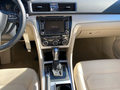 Used 2012 Volkswagen Passat 2.5 SE FWD image 11