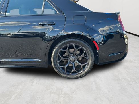 Used 2019 Chrysler 300 S w/ S Model Appearance Package RWD image 13