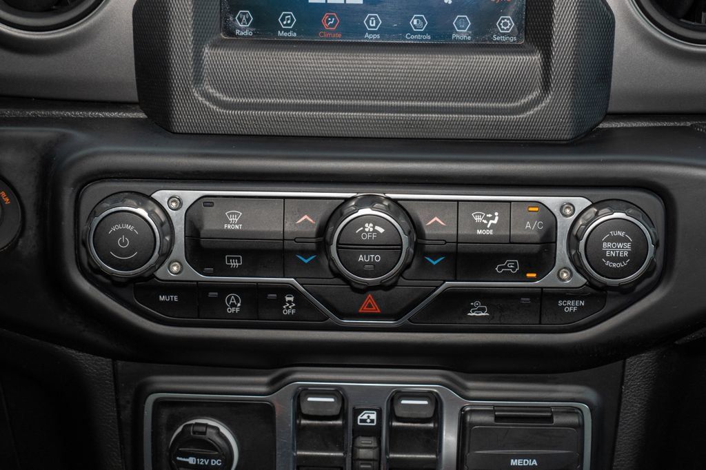 Used 2021 Jeep Wrangler Unlimited Sport AWD/4WD image 13