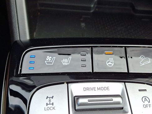 Certified 2024 Hyundai Tucson Limited AWD/4WD image 25