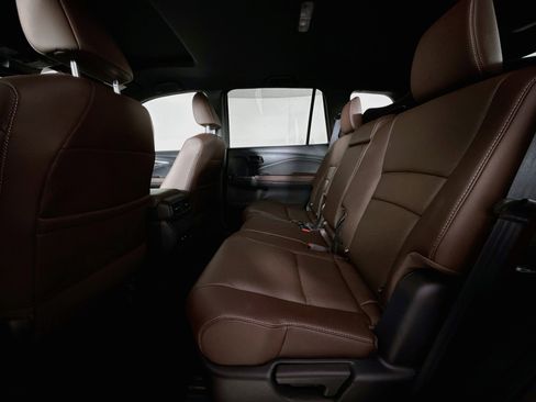 Certified 2025 Honda Passport EX-L image 29