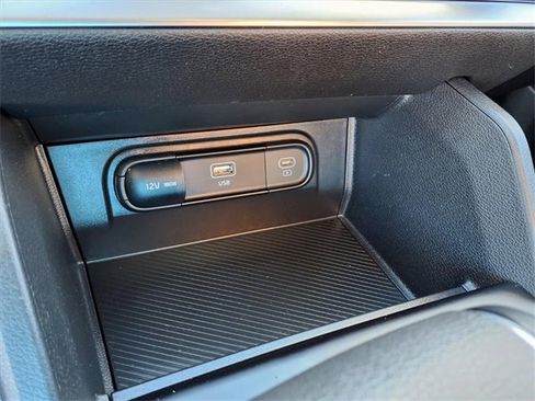 Used 2024 Kia Sportage LX image 19