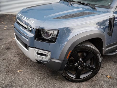 Used 2022 Land Rover Defender 110 SE image 2