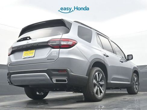 New 2025 Honda Pilot Touring image 30