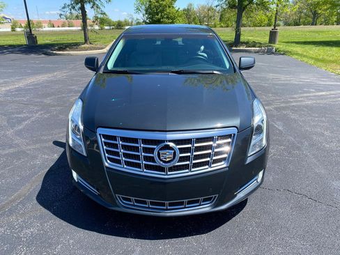 Used 2013 Cadillac XTS Luxury FWD image 2