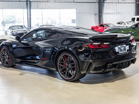 Used 2023 Chevrolet Corvette Z06 w/ Engine Appearance Package RWD image 4