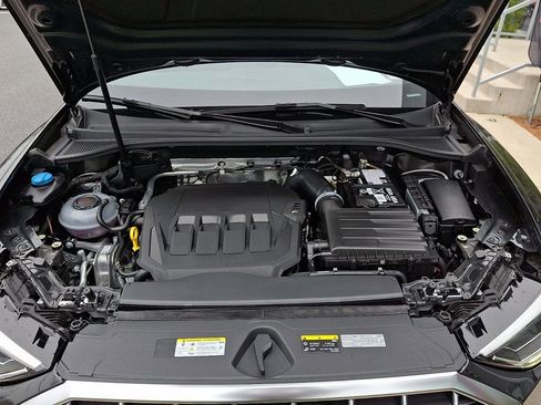 Certified 2025 Audi Q3 2.0T Premium Plus w/ Premium Plus Package image 28