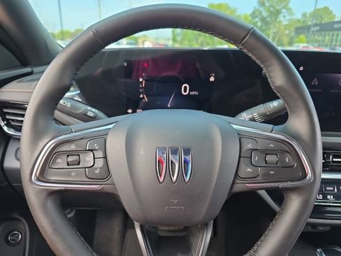 Used 2025 Buick Envista Avenir FWD image 18