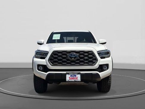 Used 2023 Toyota Tacoma TRD Off-Road w/ Black Out Package (TMS) AWD/4WD image 3