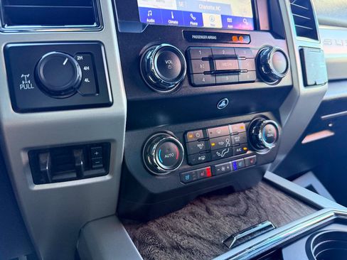 Used 2019 Ford F250 Lariat w/ Lariat Ultimate Package AWD/4WD image 33