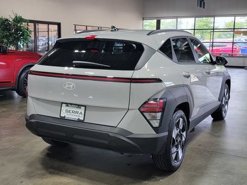 Used 2025 Hyundai Kona SEL FWD image 5