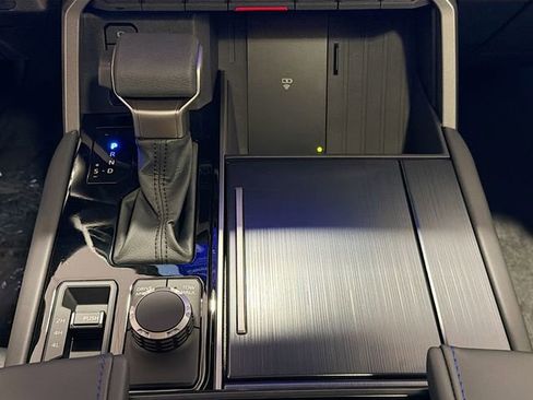 New 2026 Toyota Tundra Platinum AWD/4WD image 14