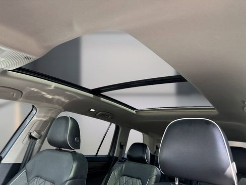 Used 2024 Volkswagen Atlas SEL Premium R-Line image 8