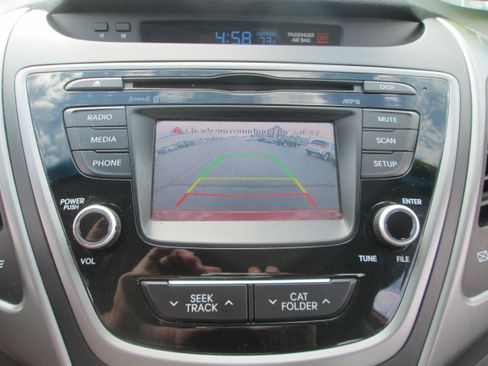 Used 2015 Hyundai Elantra SE w/ Option Group 02 FWD image 16