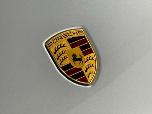 New 2026 Porsche Macan image 40