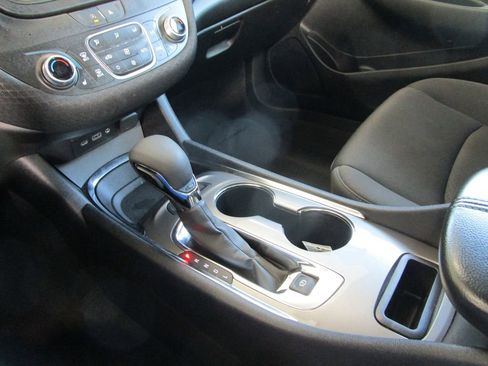 Used 2024 Chevrolet Malibu LT FWD image 31