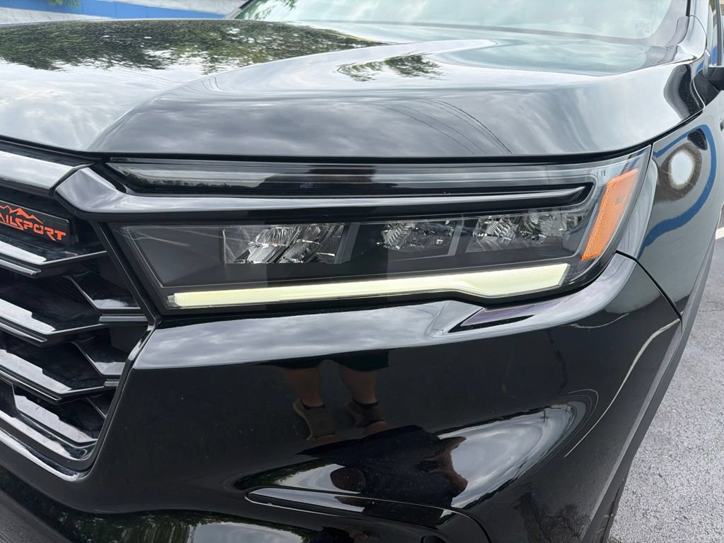 Certified 2025 Honda Pilot TrailSport image 9