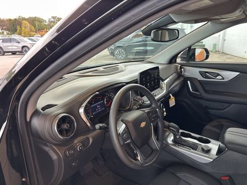 New 2025 Chevrolet Blazer LT w/ Convenience Package image 12