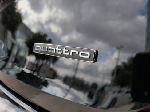 Used 2022 Audi Q5 2.0T Prestige w/ Prestige Package image 39