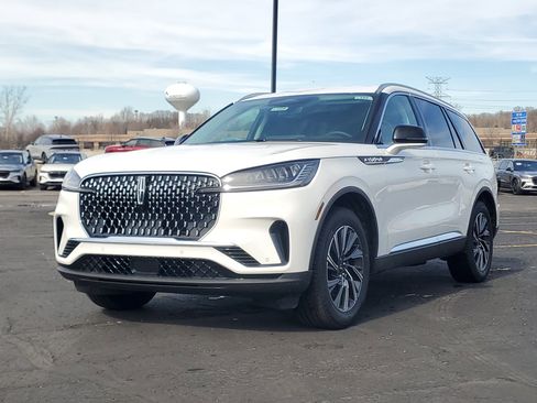 New 2026 Lincoln Aviator AWD image 2