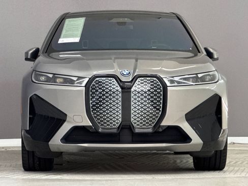 Used 2024 BMW iX xDrive50 w/ Premium Package AWD/4WD image 6