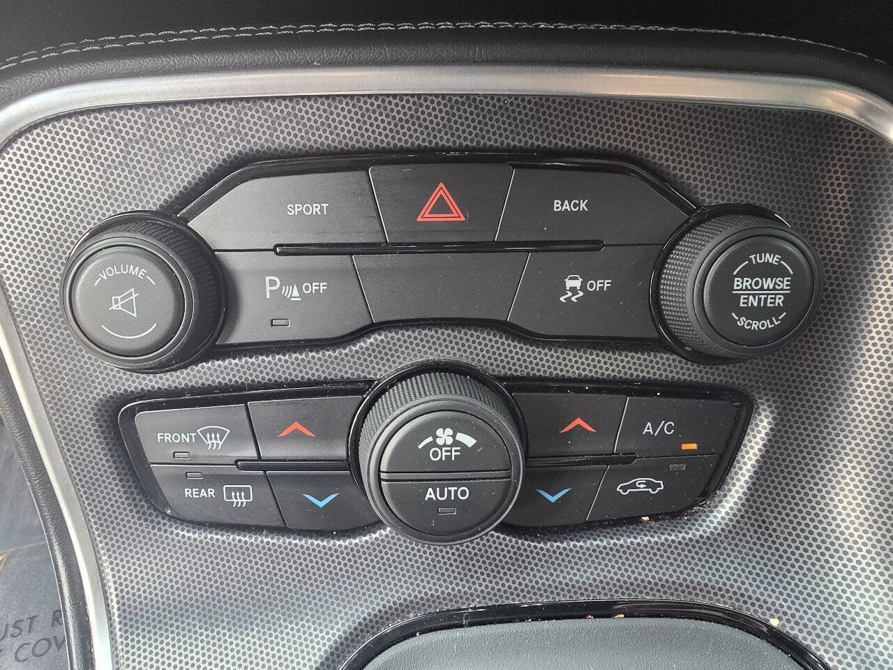 Used 2015 Dodge Challenger SXT Plus RWD image 19