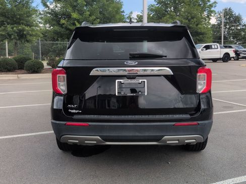 Certified 2021 Ford Explorer XLT w/ Equipment Group 202A RWD image 5