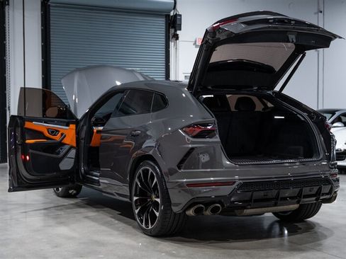 Used 2021 Lamborghini Urus AWD/4WD image 40