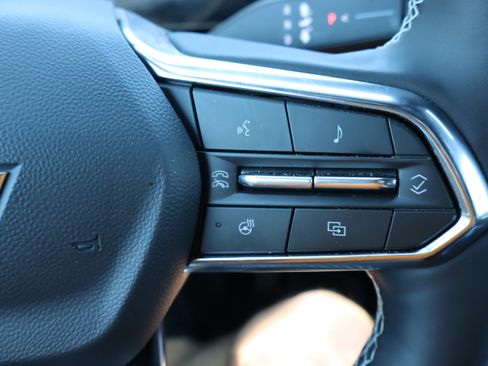 Used 2025 Chevrolet Equinox EV LT FWD image 19