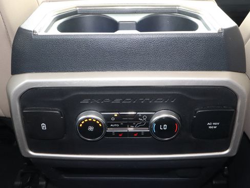 Used 2024 Ford Expedition Max Limited AWD/4WD image 18