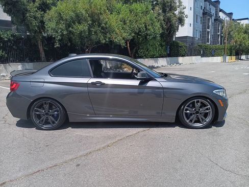 Used 2016 BMW M235i Coupe RWD image 4