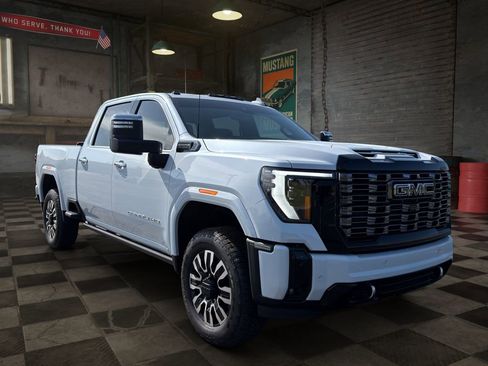 New 2026 GMC Sierra 2500 Denali Ultimate AWD/4WD image 7