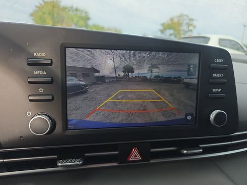 Used 2022 Hyundai Elantra SEL image 20