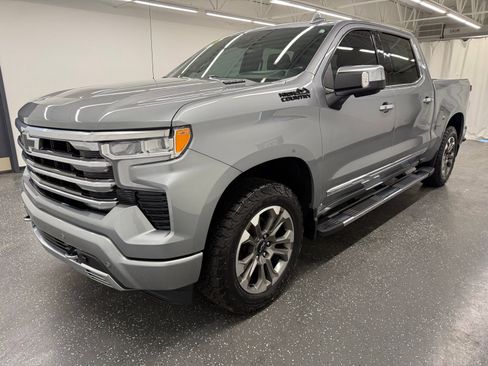 Used 2024 Chevrolet Silverado 1500 High Country w/ High Country Premium Package AWD/4WD image 4