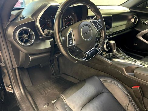 Used 2022 Chevrolet Camaro LT w/ Technology Package image 12