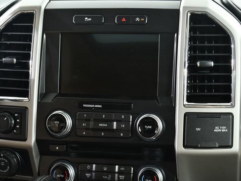 Used 2017 Ford F150 Lariat w/ Equipment Group 502A Luxury AWD/4WD image 9