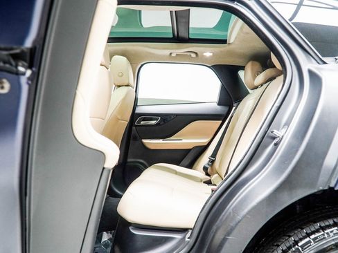 Used 2020 Jaguar F-PACE Premium image 41