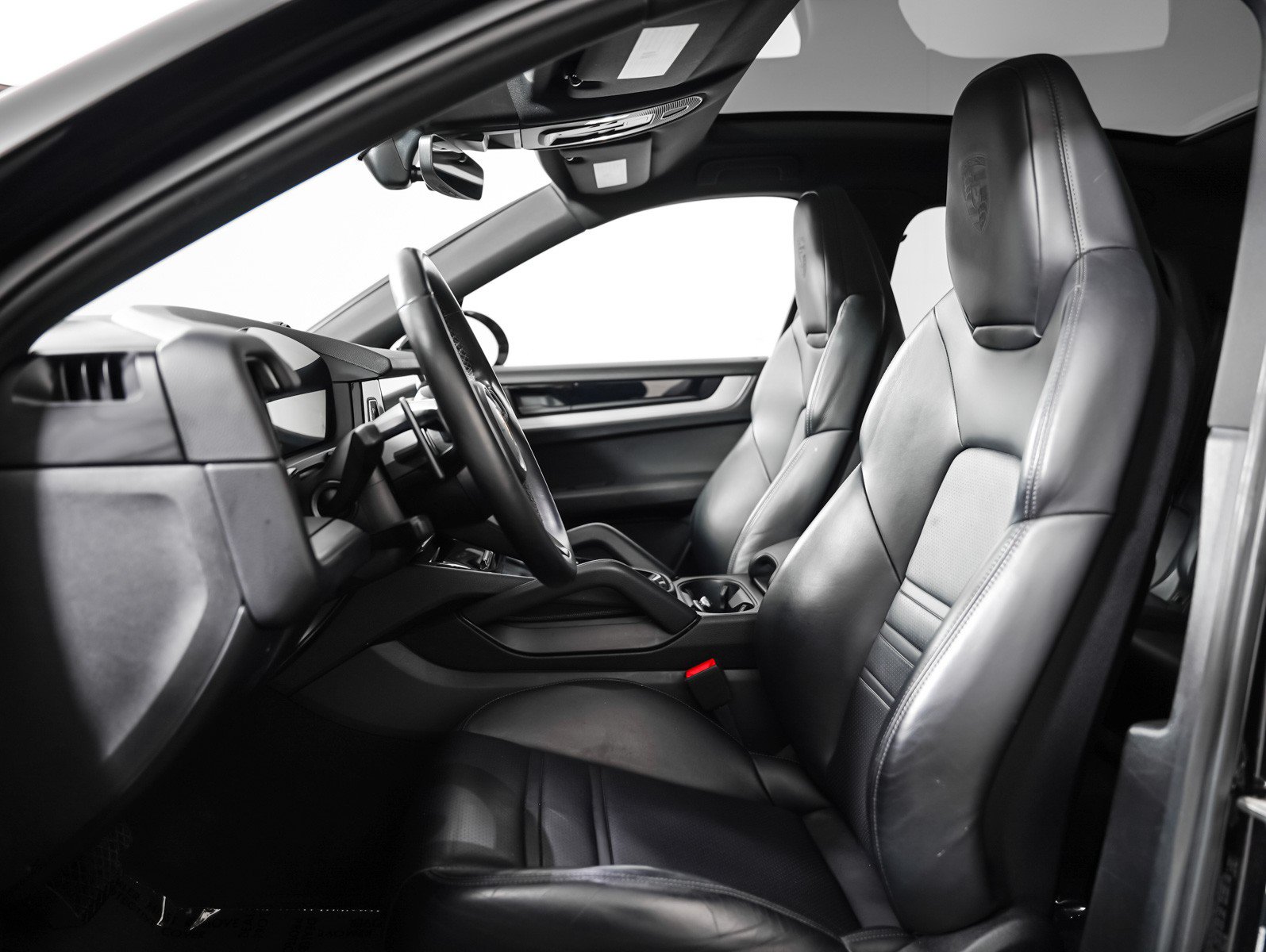 Certified 2024 Porsche Cayenne Coupe AWD/4WD image 5