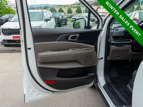 New 2026 Kia Carnival LX image 17