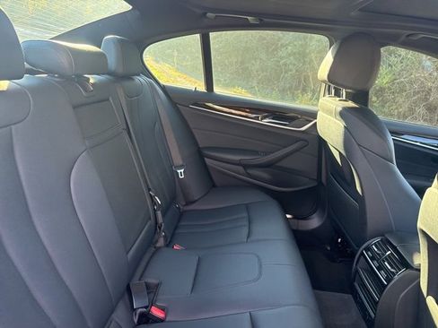 Used 2018 BMW 530i xDrive image 43