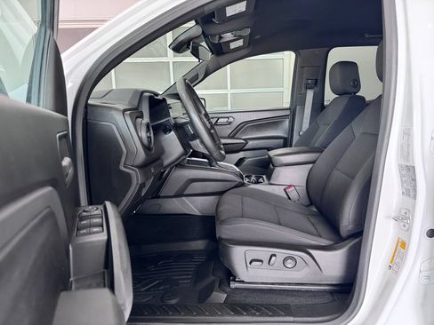 Certified 2024 Chevrolet Colorado Trail Boss w/ Advanced Trailering Package AWD/4WD image 11