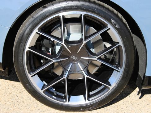 New 2026 Audi RS e-tron GT performance image 14